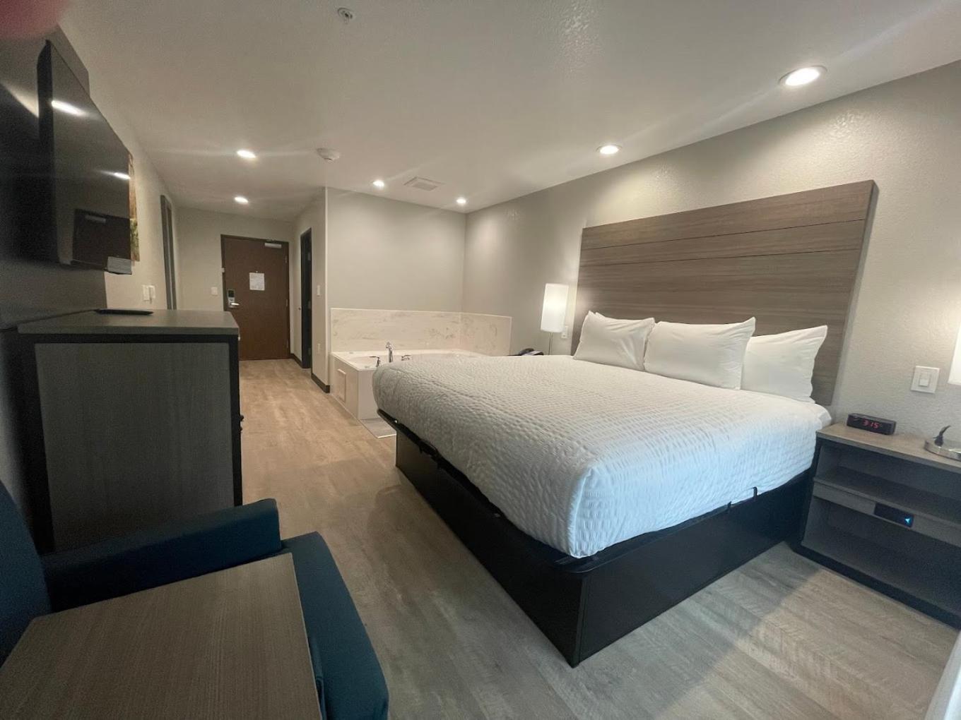 Clarion Pointe Hotel ฟอร์ตเวิร์ท ภายนอก รูปภาพ