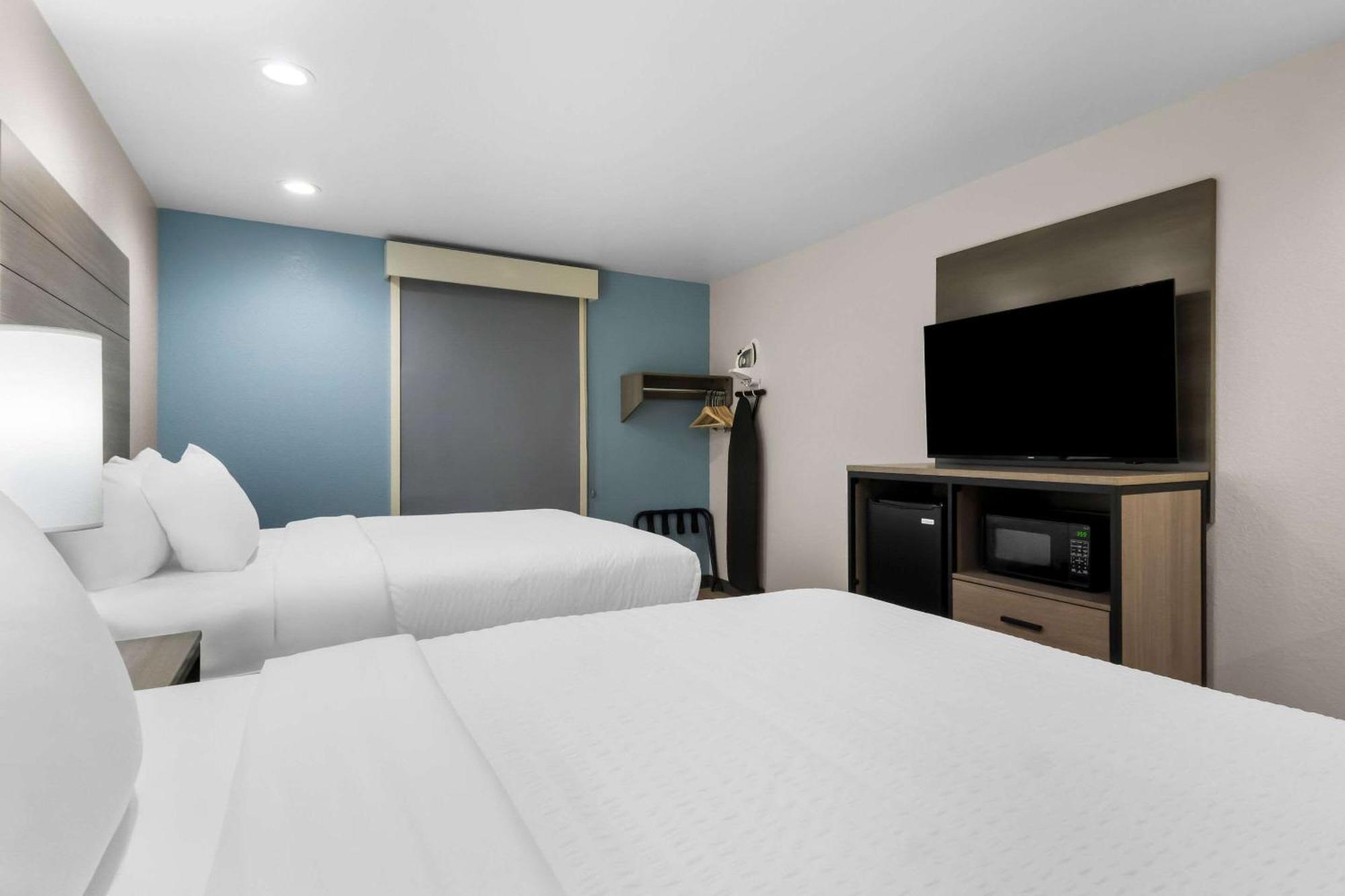 Clarion Pointe Hotel ฟอร์ตเวิร์ท ภายนอก รูปภาพ