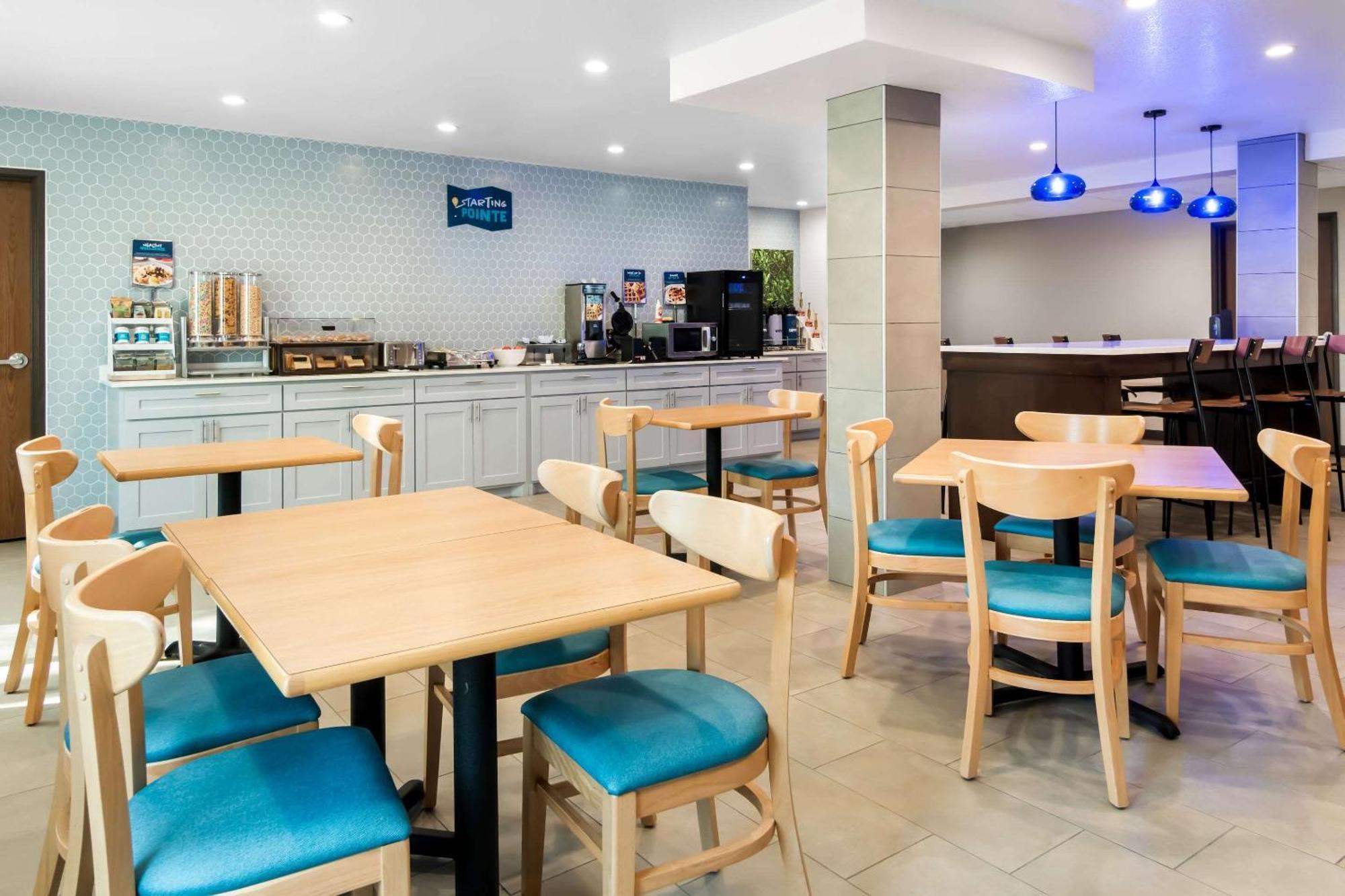 Clarion Pointe Hotel ฟอร์ตเวิร์ท ภายนอก รูปภาพ